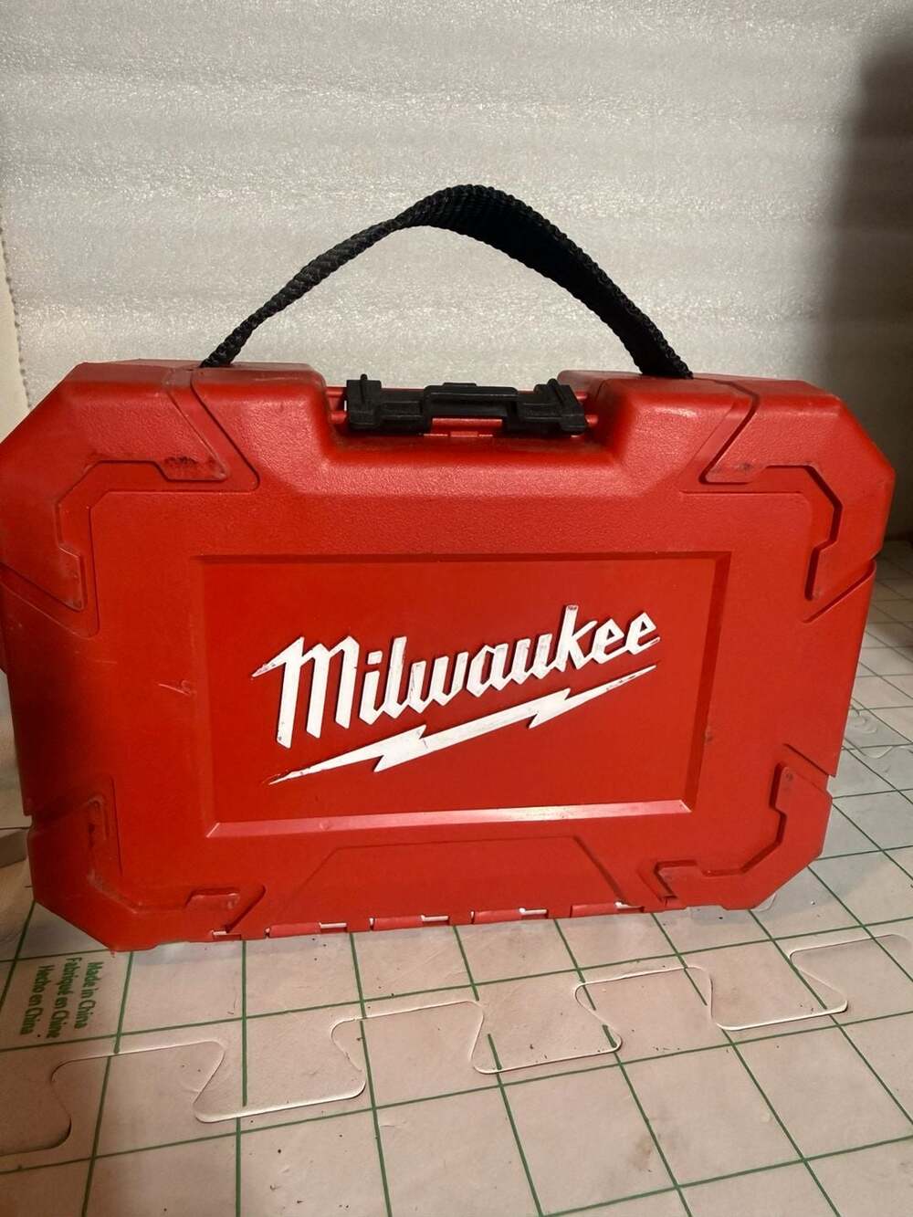 Milwaukee Bi-Metal Hole Saw Kit 49-22-4120 11-Piece USED